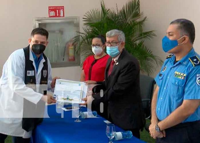 nicaragua, managua, graduación, médicos quirúrgicos,