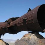 Aparece gigantesco ‘megáfono’ metálico en medio del desierto de Mojave estados unidos