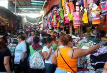 Trabajadores del Estado con mucha alegría reciben pago de aguinaldo en Tipitapa nicaragua