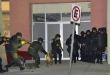 Simulacro de robo a bancos causa pánico en México policia