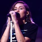 El arriesgado y atrevido look de Miley Cyrus que se robó las miradas miley cyrus