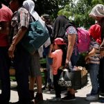 México: Encuentran 150 migrantes en un camión, incluyendo a 66 menores mexico