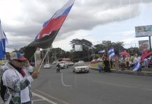Familias y militantes piden justicia y paz en rotondas de Managua nicaragua