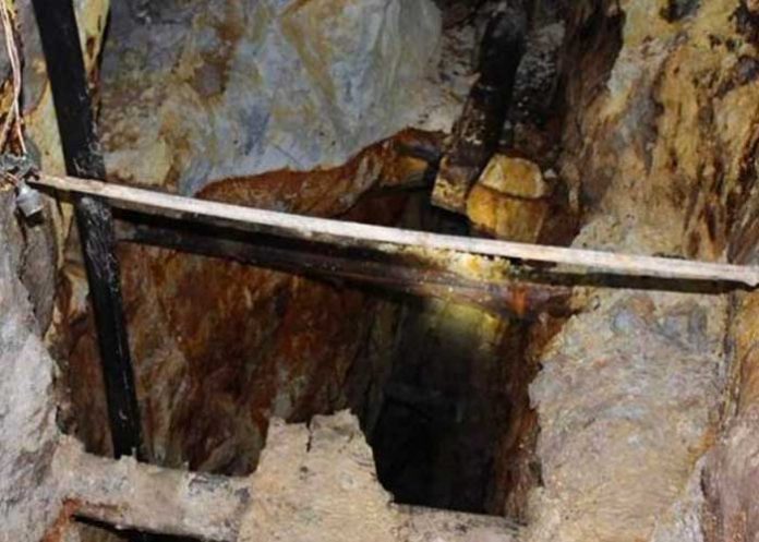 mina-_8v5sBIT colombia