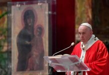 El papa celebra la misa de Ramos en una basílica de San Pedro vacía roma