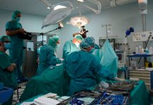 Implantan a un niño una mandíbula creada con una impresora 3D