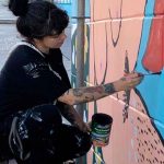 ¿Qué tiene el mural de Mon Laferte para recibir críticas en Chile? chile