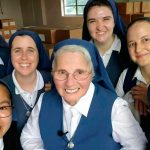 Monjas «buena onda» conquistan Tik Tok con sus ocurrencias tendencias