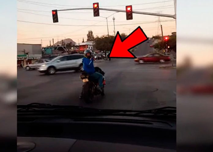 moto_bc7MrDR motociclista