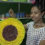 Emprendedora moyogalpina lista con productos de Purísima y Navidad nicaragua