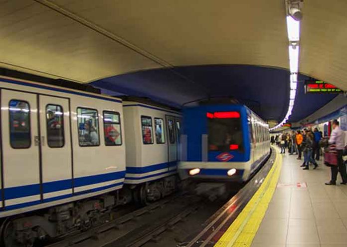 barcelona, mujer, violencia, metro,
