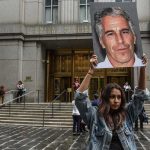 Mujer acusa a Jeffrey Epstein de haberla violado cuando tenía 15 años estados unidos