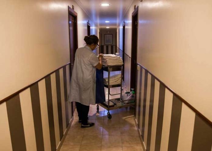 mujer-demanda-hotel estados unidos