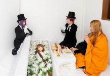 Abren en Tokio una funeraria para las muñecas sexuales tokio