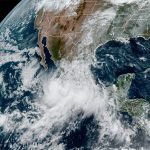 Tormenta tropical Narda toca tierra y causa desastres en México mexico