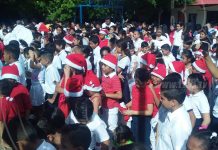 Colegio Enmanuel Mongalo celebra con villancicos la Navidad nicaragua