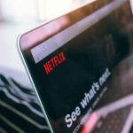 ¿Cómo funciona el botón de reproducción aleatoria de Netflix? netflix