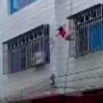 China: Niña cae por la ventana de un edificio y así la atrapan los vecinos (VIDEO) china