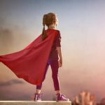 Una niña de 11 años defiende a su madre de un ladrón (Video) nina