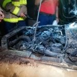 Managua: Vehículo se prende en llamas en medio de la vía managua