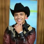 ¡Siempre romántico!, filtran video de Nodal cantándole a su novia de secundaria video