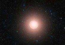 La estrella Betelgeuse palidece y los astrónomos se agitan espacio