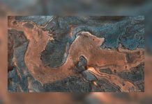 Captan la imagen de un dragón en los cañones del planeta rojo marte