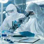 Científicos crean mapa a escala atómica del coronavirus, clave para una vacuna investigadores