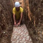 Arqueólogos descubren un impresionante mosaico romano antiguo arqueologos