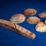 Encuentran un juego de mesa de hace 1.700 años en una tumba noruega descubrimiento