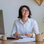 Poner plantas en la mesa de trabajo mejora la salud mental estudio
