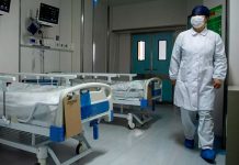 Un paciente de 100 años vence al COVID-19 en China afectados