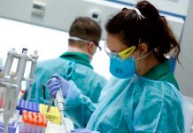 EE.UU. probará 14 vacunas potenciales contra el coronavirus afectados