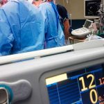 Un hombre nacido sin testículos recibe uno gracias a su hermano gemelo serbia