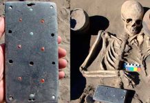 Arqueólogos encuentran un ‘iPhone’ de 2.100 años de antigüedad