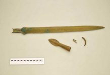 Hallan una espada de hace 3.000 años que aún mantiene su filo