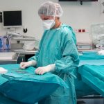 La autopsia a un fallecido revela los daños que genera el COVID-19 seguimiento