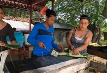 Familia sale adelante a través de la venta de productos derivados del maíz nicaragua