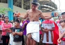 Católicos participan de Viacrucis en el departamento de Nueva Guinea nueva guinea