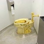 Museo de Nueva York ofrece a Trump inodoro de oro usado