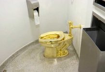 Museo de Nueva York ofrece a Trump inodoro de oro usado