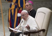 El papa critica idolatrías actuales: Las carreras, la belleza y el dinero papa francisco