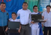 Entregan computadoras laptops a escuelas de primaria en Ocotal entrega