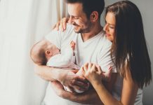 ¿Sabes cómo distinguen los bebés a los desconocidos y la familia? sabes