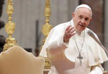 Papa Francisco: Los que rechazan a homosexuales no tienen corazón roma