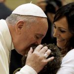 Papa Francisco felicita a las madres en su día en su misa dominical vaticano