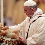 El Papa pide no ‘mundanizar’ la Navidad y ayudar a los pobres europa