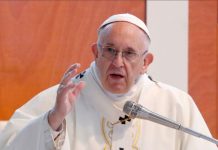 El papa llama a su Iglesia a «tocar» el sufrimiento de las personas europa