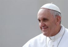 El papa pide dignidad y reinserción en emotiva visita a cárcel de mujeres en Chile