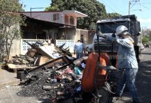 Realizan labores de limpieza en casa quemada de Campo Bruce nicaragua